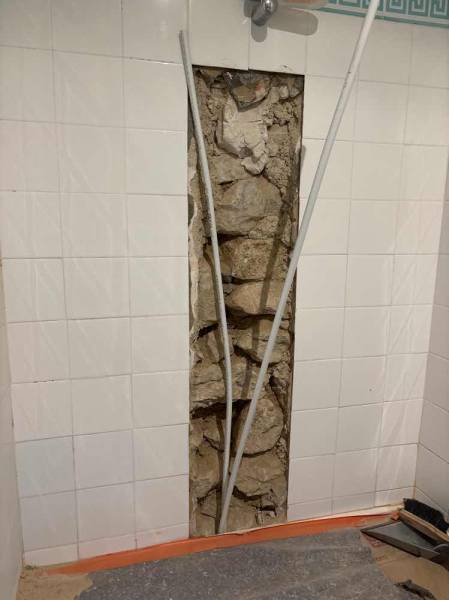 réalimentation d'une douche suite à une fuite sur tuyaux encastrés