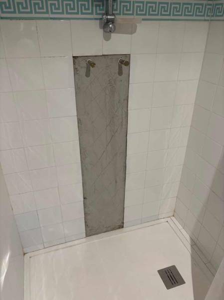 réalimentation d'une douche suite à une fuite sur tuyaux encastrés